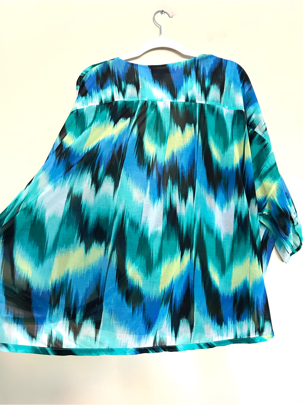 Jennifer Lopez Women’s Teal Blue Green Abstract Draped Blouse — image 8 of 8